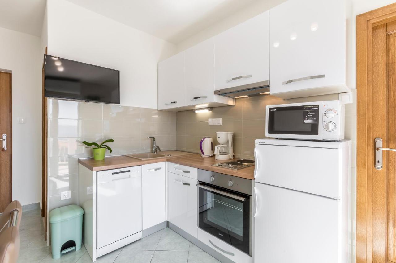 Apartmani Bezmalinovic Bol Exterior foto