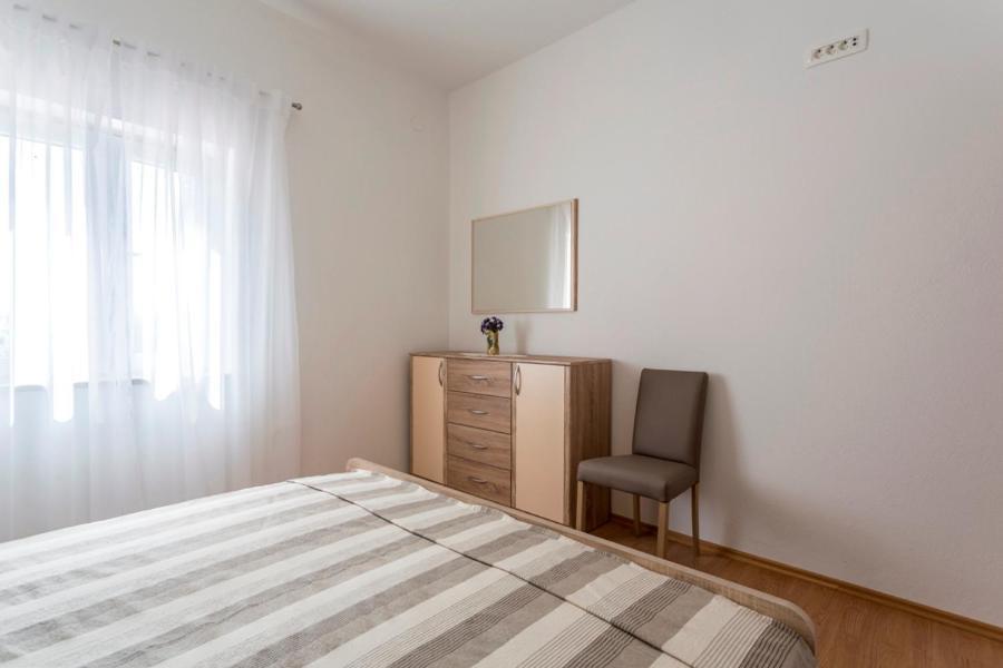 Apartmani Bezmalinovic Bol Exterior foto